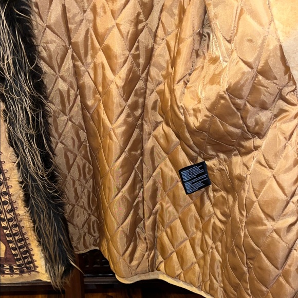 Women's Tan Jacket with Faux Fur Trim - Picture 5 of 6